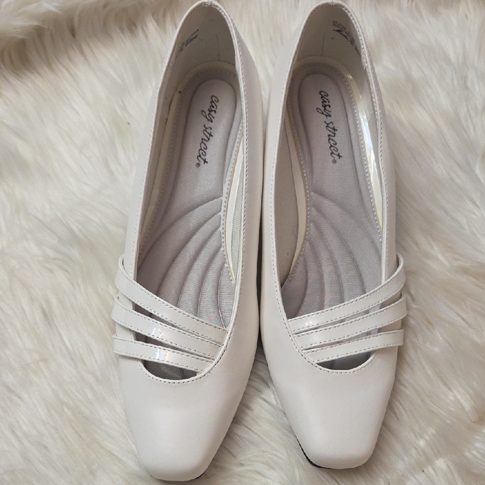 Easy Street White Flats with Decorative Cut-Outs - Picture 1 of 3